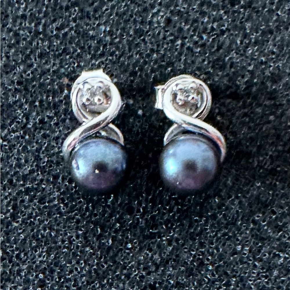 14k Tahitian Pearl Diamond Earrings